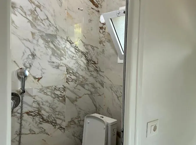 Hotel Bujtina Zejtaria Agroturizem Belsh